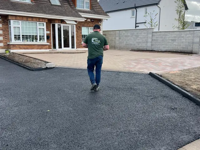 Completed Tarmac Driveway Surface project by Blackthorne